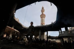 People inspect the damage in the rubble of a mosque following Israeli bombardment, in Rafah, southern Gaza Strip, Palestine, Feb. 12, 2024. (AFP Photo)