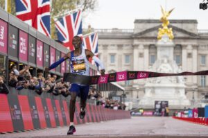 Kenya's late marathoner Kelvin Kiptum finishes first in the men's elite race of the London Marathon, London, U.K., April 23, 2023. (EPA Photo)