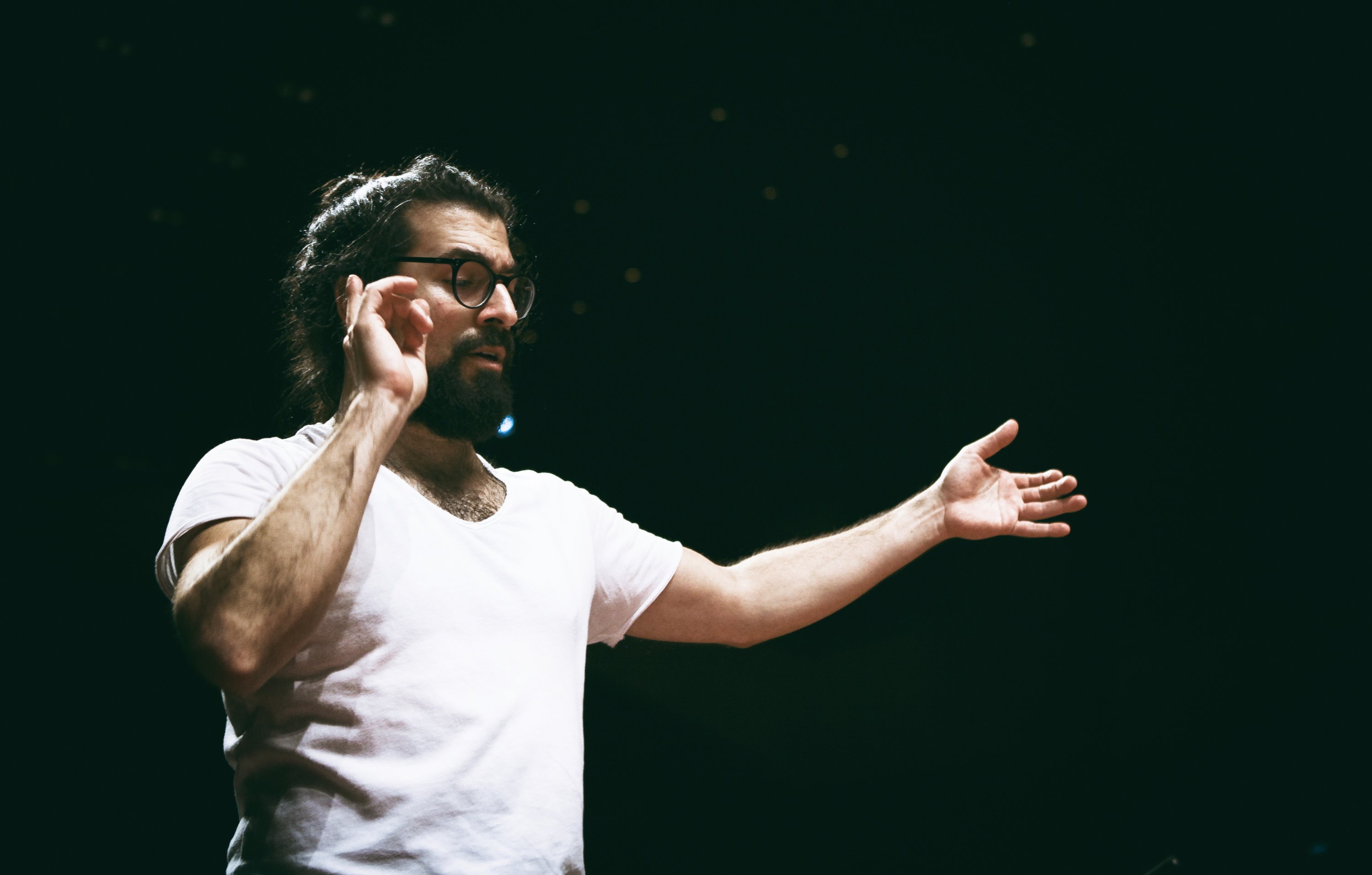 315003 The founder and the artistic director of the Boğaziçi Jazz Choir, the Boğaziçi Youth Choir and the MAGMA Philharmonic Choir, Masis Aram Gözbek. (Photo courtesy of Istanbul Lütfi Kırdar International Convention and Exhibition Center)