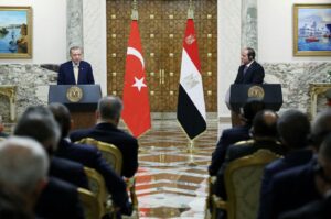President Recep Tayyip Erdogan (L) and Egyptian President Abdel-Fattah el-Sissi attend a news conference in Cairo, Egypt, Feb. 14, 2024. (Reuters Photo)