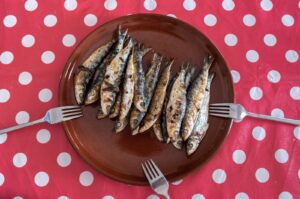 Anchovies, or hamsi, are cherished in Turkish cuisine, particularly in the Black Sea region during winter, starring in beloved dishes like hamsi pilav and hamsi tava. (Getty Images Photo)