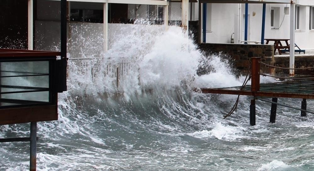 The stormy wind blows off the Aegean Sea, Aydın, Türkiye, Feb. 18, 2024. (IHA Photo)