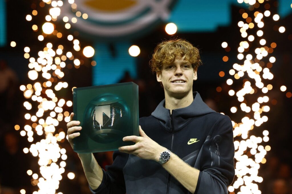 Italy's Jannik Sinner celebrates with the Rotterdam Open trophy after winning the final against Australia's Alex de Minaur, Rotterdam Ahoy, Rotterdam, Netherlands, Feb. 18, 2024. (Reuters Photo)