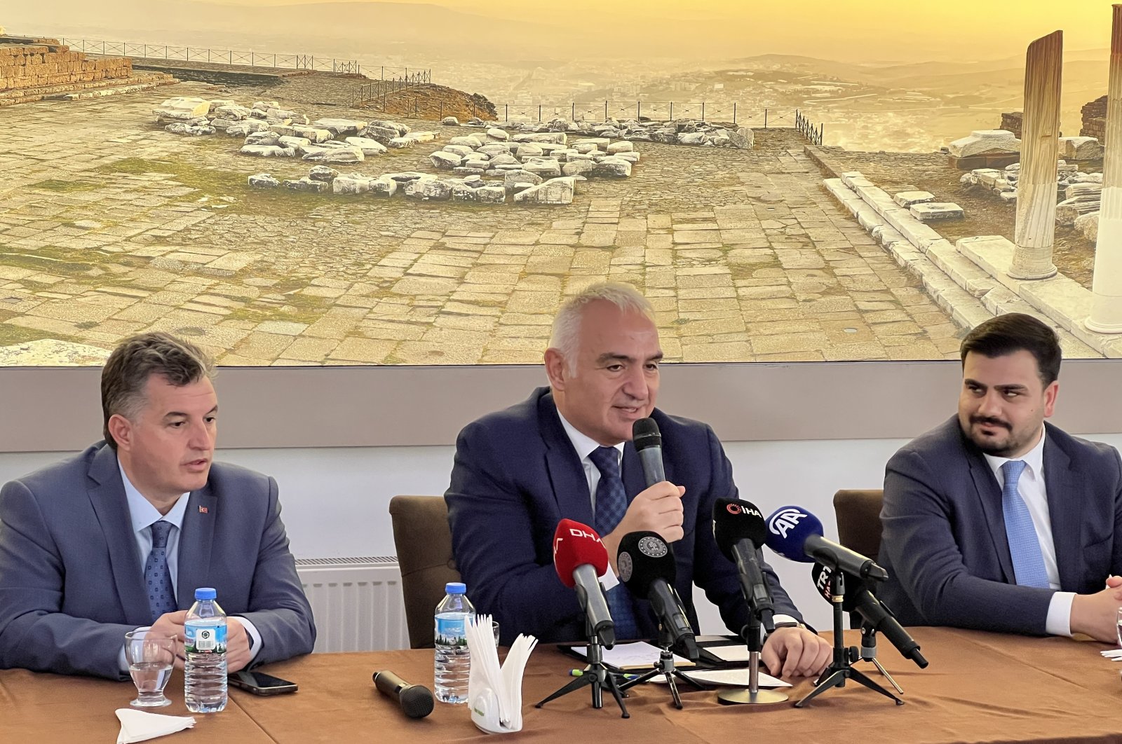 Culture and Tourism Minister Mehmet Nuri Ersoy (C) meets with the sector representatives in Bergama district of Izmir, Türkiye, Feb. 21, 2024. (IHA Photo)