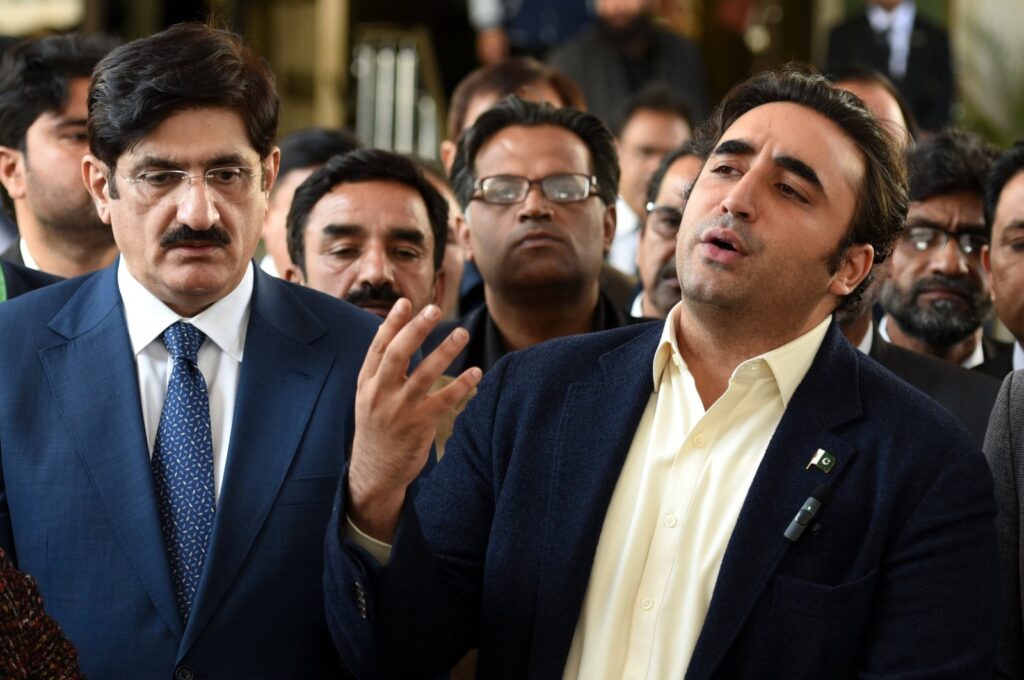 Pakistan People's Party chair Bilawal Bhutto Zardari (R) speaks to journalists in Islamabad, Pakistan, Feb. 20, 2024. (EPA Photo)