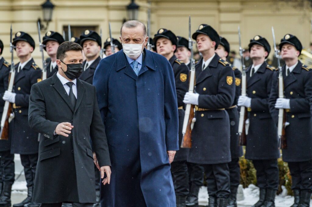 President Recep Tayyip Erdoğan (C) with Ukrainian President Volodymyr Zelenskyy (L) visits Kyiv to sign cooperation treaties between both countries. (Getty Images)