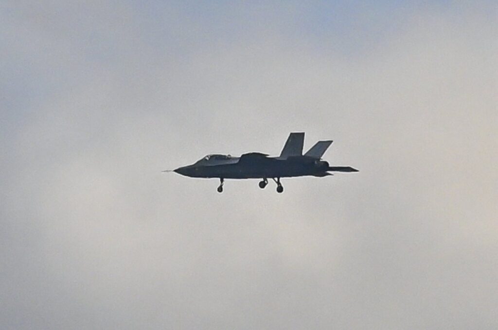 Türkiye's indigenously developed fifth-generation fighter jet KAAN is seen airborne during its inaugural flight, Ankara, Türkiye, Feb. 21, 2024. (AA Photo)