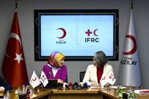 Turkish Red Crescent (Kızılay) President Fatma Meriç Yılmaz (L) and International Federation of Red Cross and Red Crescent Societies (IFRC) President Kate Forbes attend a news conference, Ankara, Türkiye, Feb. 29, 2024. (AA Photo)