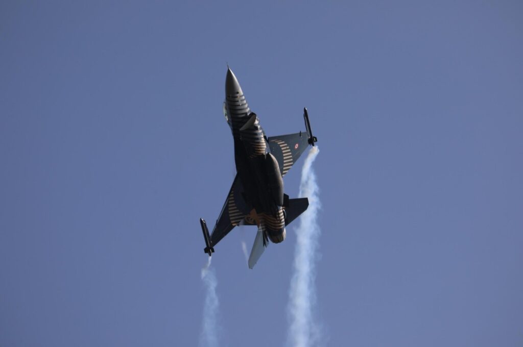 An F-16 fighter jet of the Turkish Air Forces Command's aerobatic team Solotürk flies above Erzincan province, eastern Türkiye, Feb. 12, 2024. (IHA Photo)