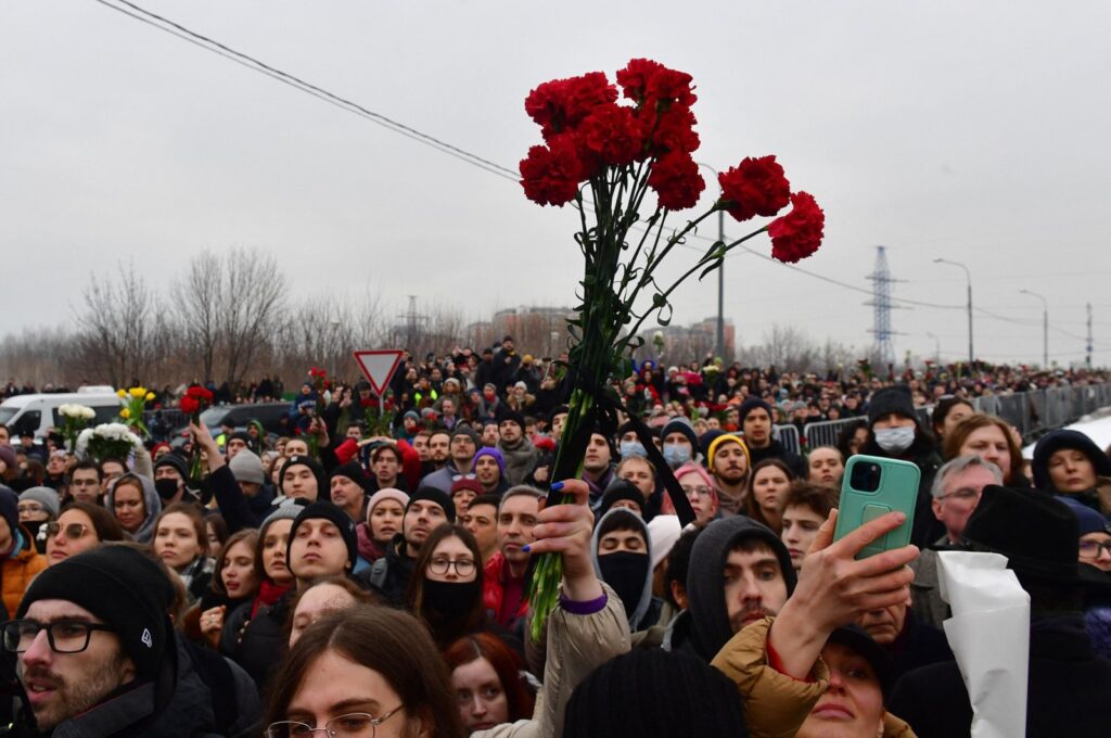 Mourners attend a funeral ceremony for late Russian opposition leader Alexei Navalny at the Borisovo cemetery in Moscow's district of Maryino, March 1, 2024. (AFP Photo)