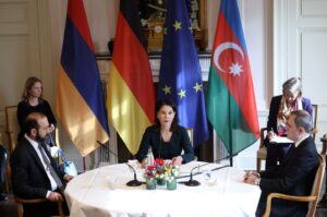 Armenian Foreign Minister Ararat Mirzoyan (L), German Foreign Minister Annalena Baerbock (C) and Azerbaijani Foreign Minister Jeyhun Bayramov meet for a press statement, Berlin, Germany, Feb. 28, 2024. (EPA Photo)