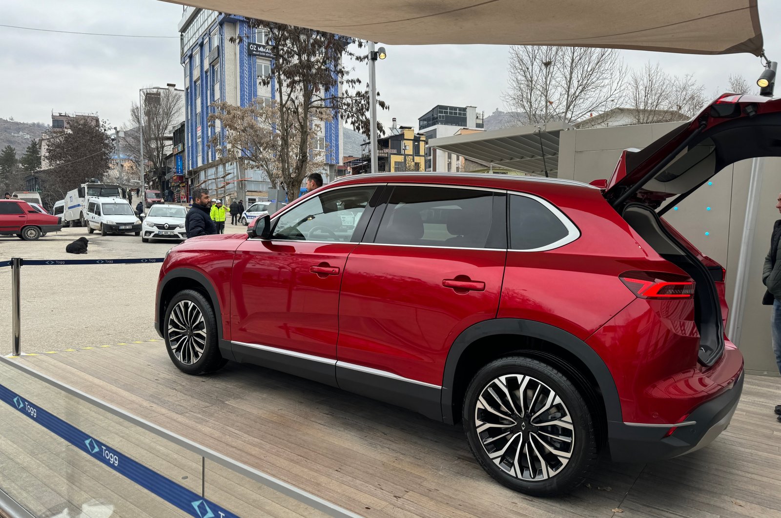 A T10X model of Türkiye's first homegrown electric vehicle Togg is presented in Tunceli, Türkiye, Feb. 8, 2024. (AA Photo)