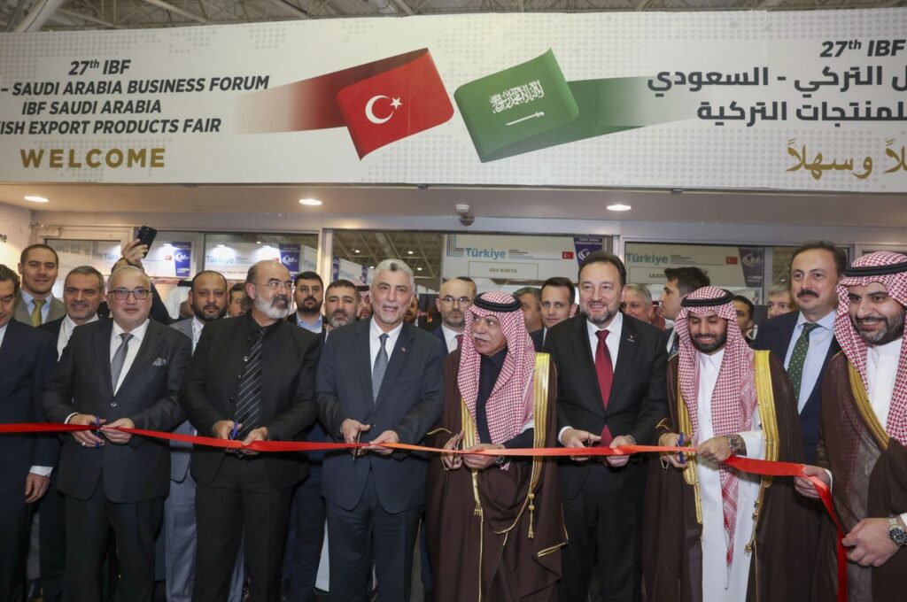 Trade Minister Ömer Bolat (3rd L) and other officials attend an opening ceremony of a fair in Riyadh, Saudi Arabia, March 4, 2024. (AA Photo)