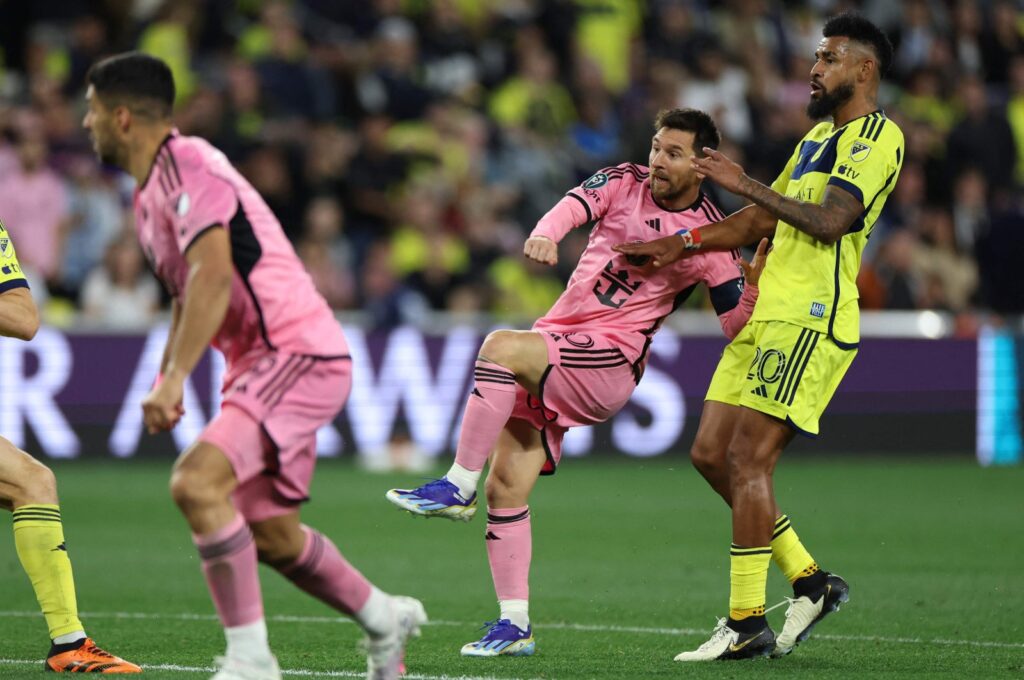 Inter Miami's Lionel Messi (C) scores a goal against Nashville SC during the second half during the Concacaf Champions Cup Leg One round of 16 match at GEODIS Park, Nashville, U.S., March 7, 2024. (AFP Photo)