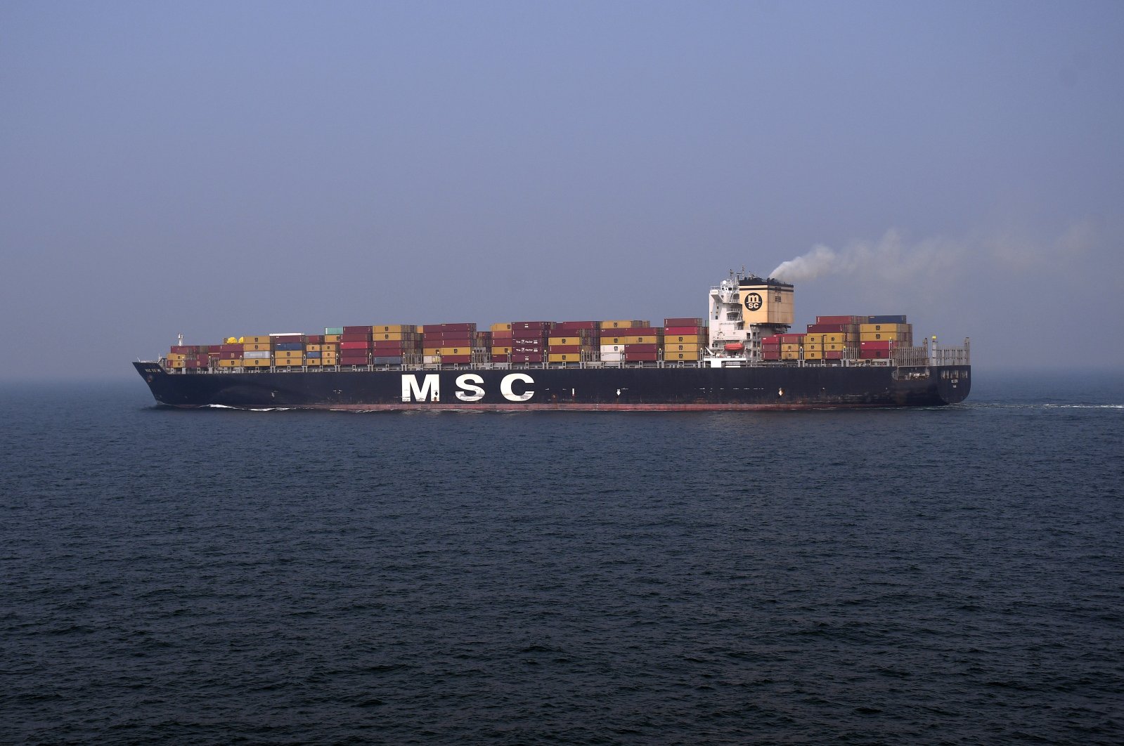 A cargo vessel is seen carrying cargo on the water of the Arabian Sea, Mumbai, India, Nov. 3, 2023. (Reuters Photo)
