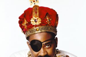 Slick Rick wearing a crown encrusted with gemstones. (dpa Photo)