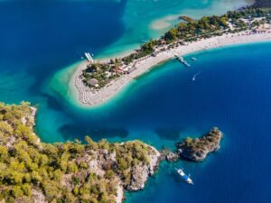 Aerial drone photo of the turquoise waters of Ölüdeniz, Fethiye, Türkiye, March 15, 2024. (Shutterstock Photo)