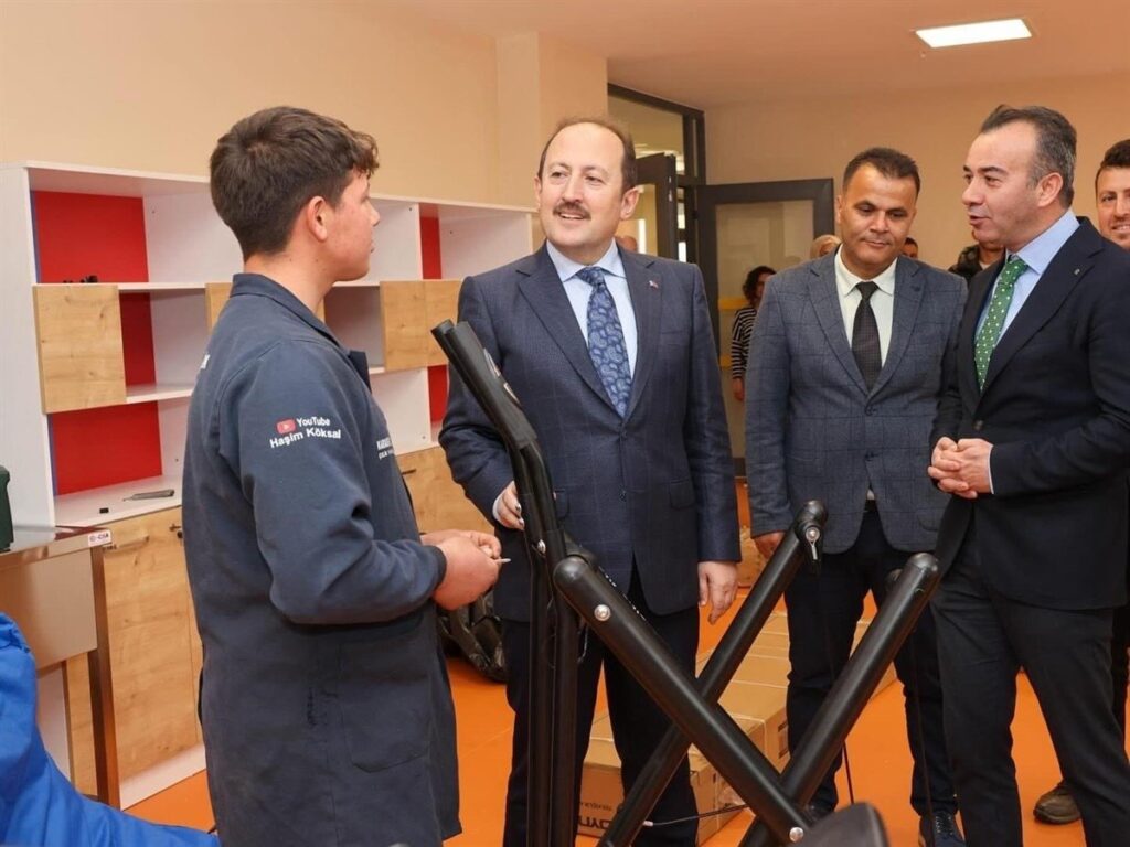 Mersin Governor Ali Hamza Pehlivan (C) during his visit to the recently completed Mersin Youth Center, Mersin, Türkiye, March 17, 2024. (IHA Photo)