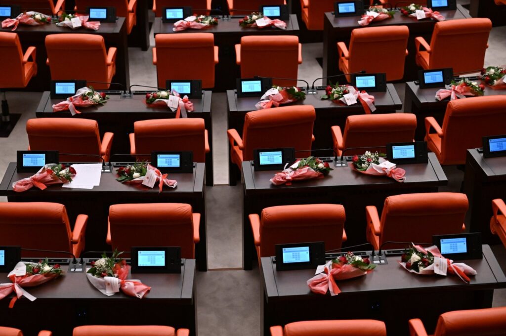 Flowers are placed on lawmakers' desks in Parliament at the start of the new session, Ankara, Türkiye, Oct. 1, 2023. (AA Photo)