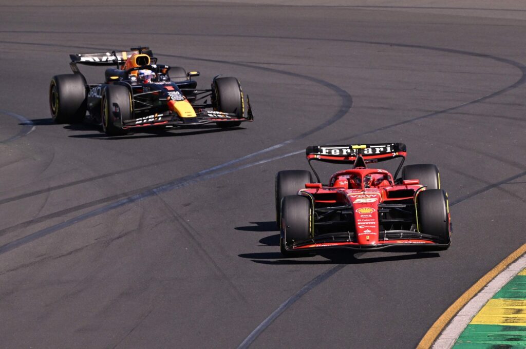 Ferrari's Spanish driver Carlos Sainz Jr leads Red Bull Racing's Dutch driver Max Verstappen during the Australian Formula One Grand Prix, Albert Park, Melbourne, Australia, March 24, 2024. (AFP Photo)