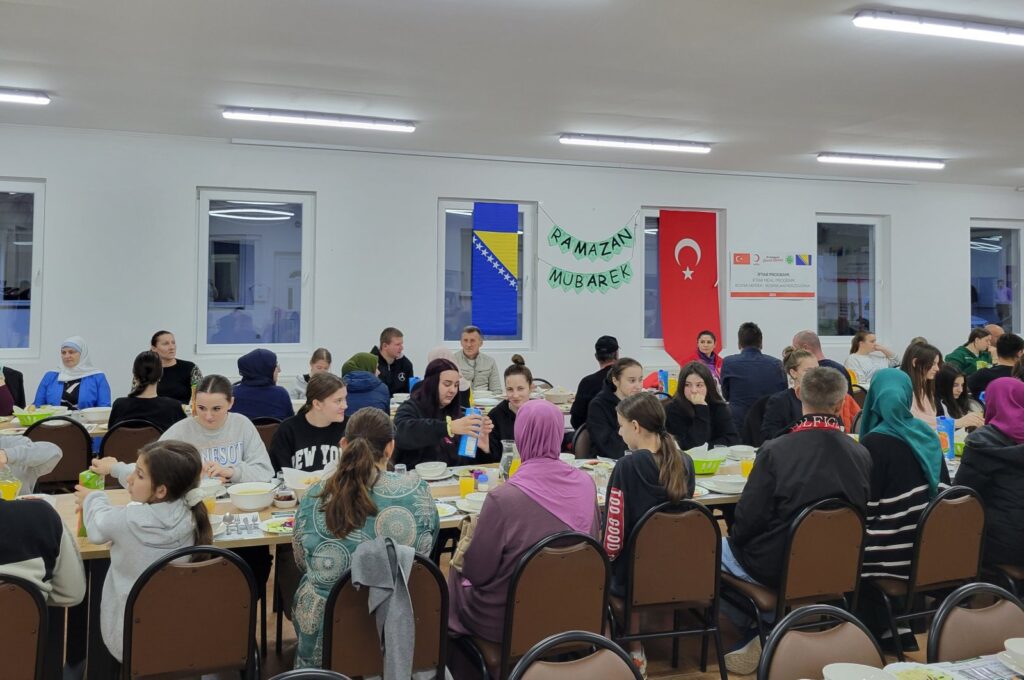 People participate in an iftar program organized by the Turkish Red Crescent (Kızılay) in Potocari, Bosnia-Herzegovina, March 27, 2024. (AA Photo)