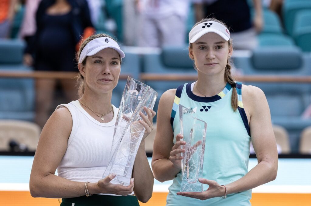 Danielle Collins (L) and Elena Rybakina pose with their trophies after the women's final match of the 2024 Miami Open tennis tournament, Miami, Florida, U.S., March 30, 2024. (EPA Photo)