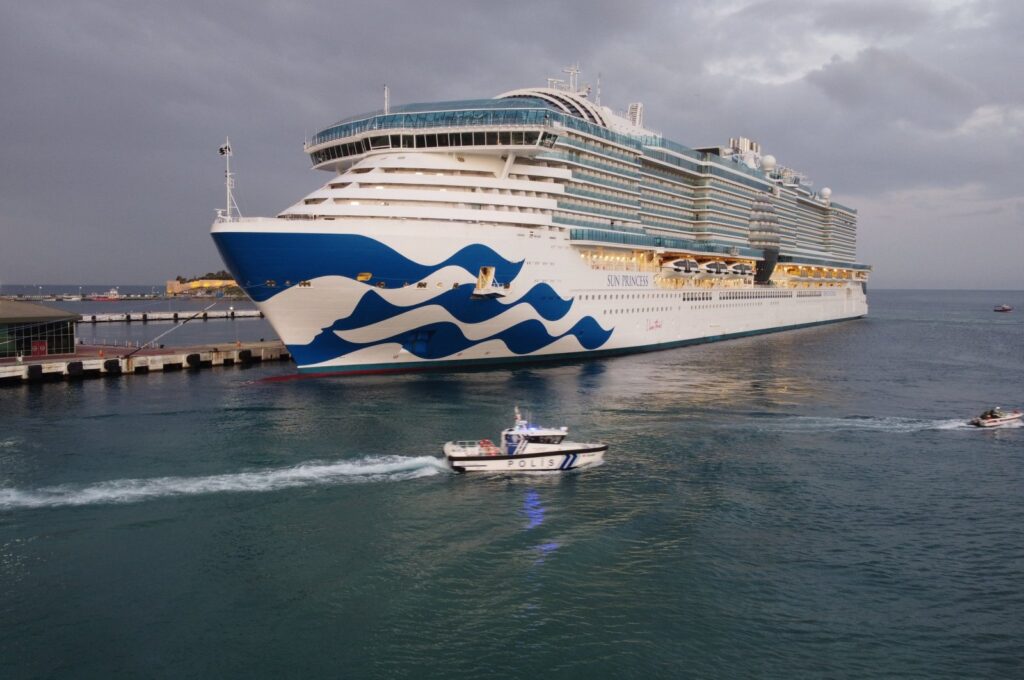 One of the largest cruise ships worldwide, "Sun Princess," approaches to dock at Kuşadası Port, Aydın, Türkiye, March 3, 2024. (AA Photo)