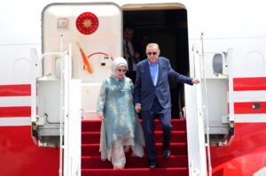 President Recep Tayyip Erdoğan (R) and first lady Emine Erdoğan disembark from a plane in Bali, Indonesia, Nov. 14, 2022. (Reuters Photo)