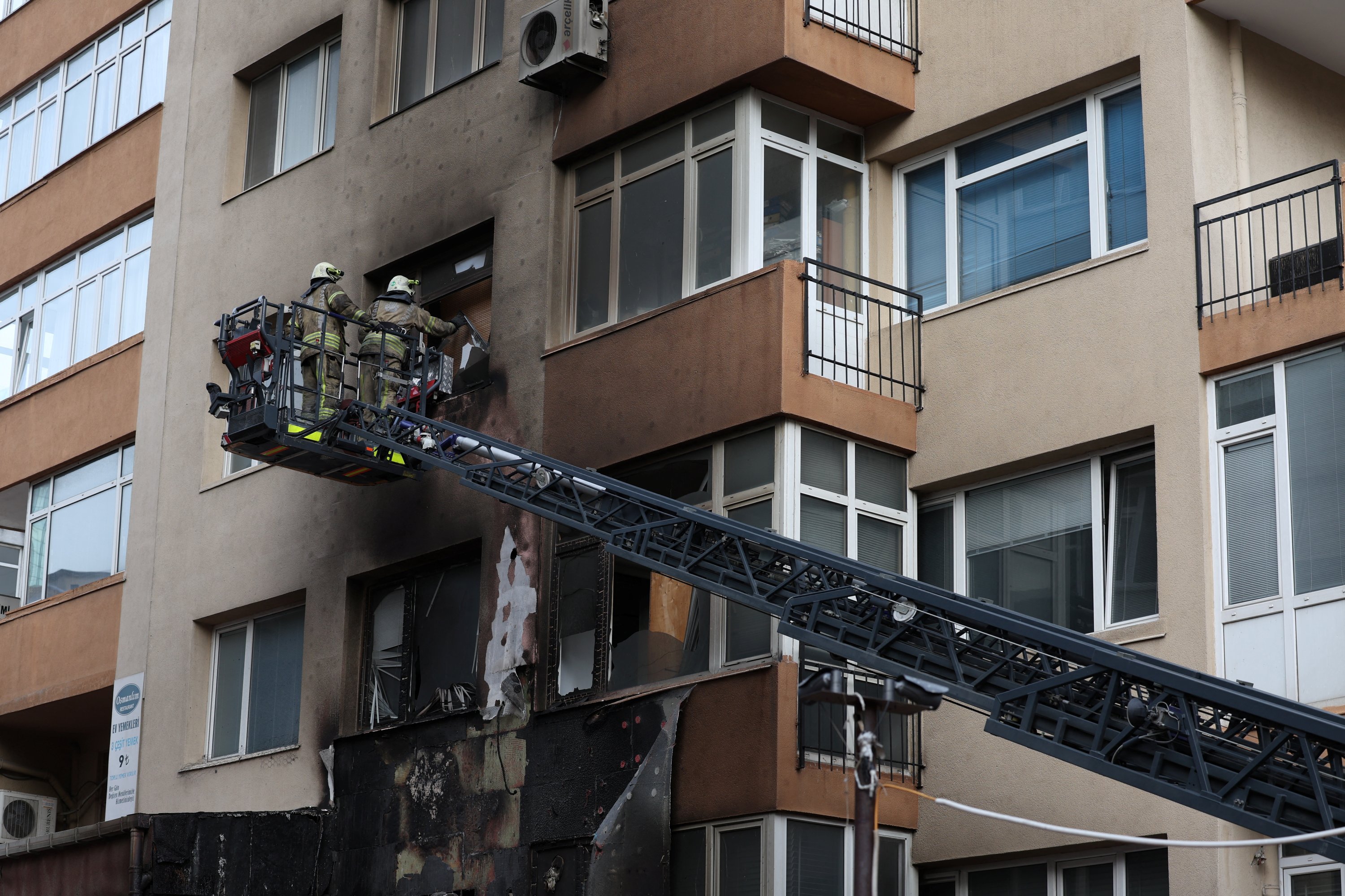 322218 Firefighters work at a building where a fire broke out during daytime renovation work at a nightclub in Istanbul, Türkiye, April 2, 2024. (Reuters Photo)