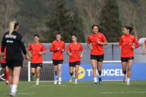 Turkish national women's football team players train ahead of the 2025 UEFA Women's European Championship Qualifiers, Istanbul, Türkiye, April 1, 2024. (IHA Photo)