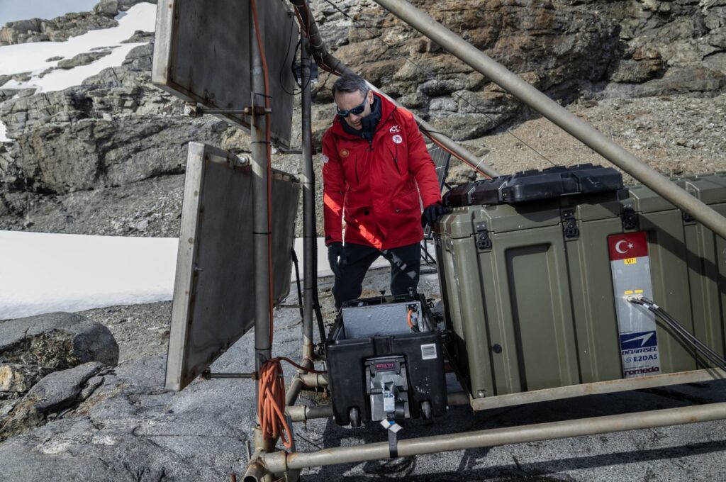 Researcher Hüseyin Ayhan Yavaşoğlu conducts research on Horseshoe Island, Antarctica, Feb. 11, 2024. (AA Photo)