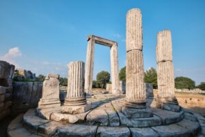 The ruins of the circular Propylon building in the ancient city of Lagina, Muğla, Türkiye, July 16, 2023. (Shutterstock Photo)