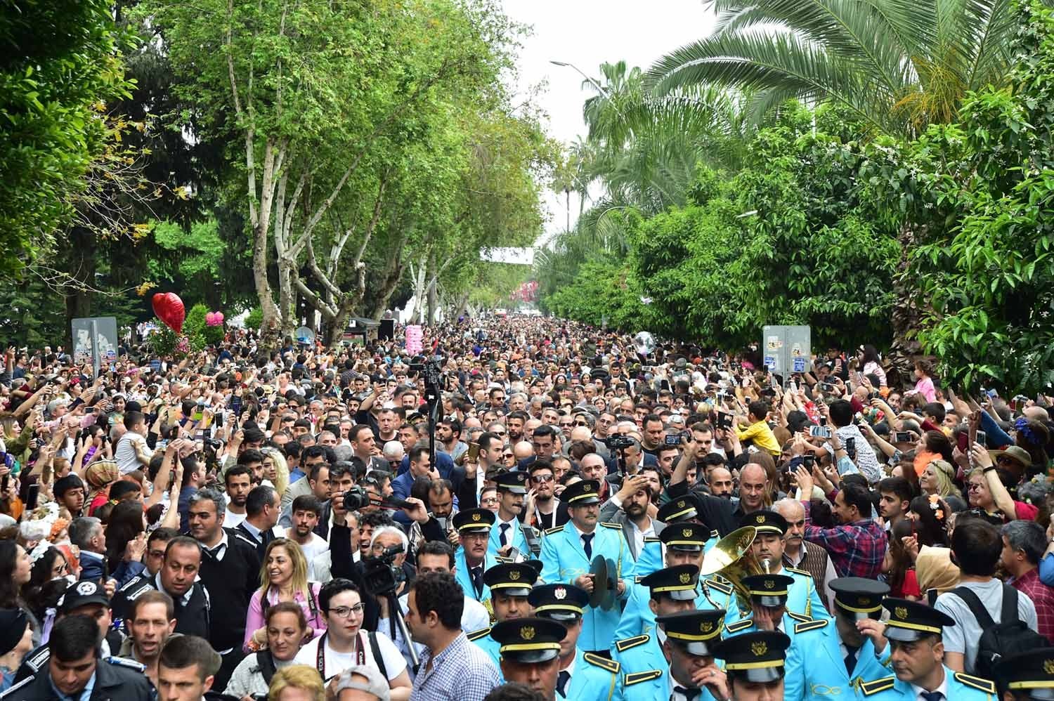 This file photo shows the procession at the International Orange Blossom Carnival, Adana, Türkiye. (Photo courtesy of the organization)