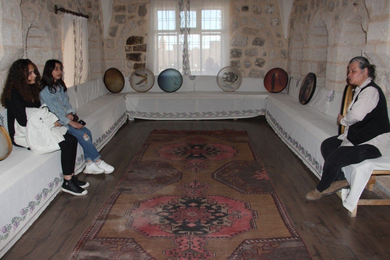 323051 Guests enjoy a traditional sitting room amid a holiday rush for accommodation, Mardin, Türkiye, April 4, 2024. (AA Photo)