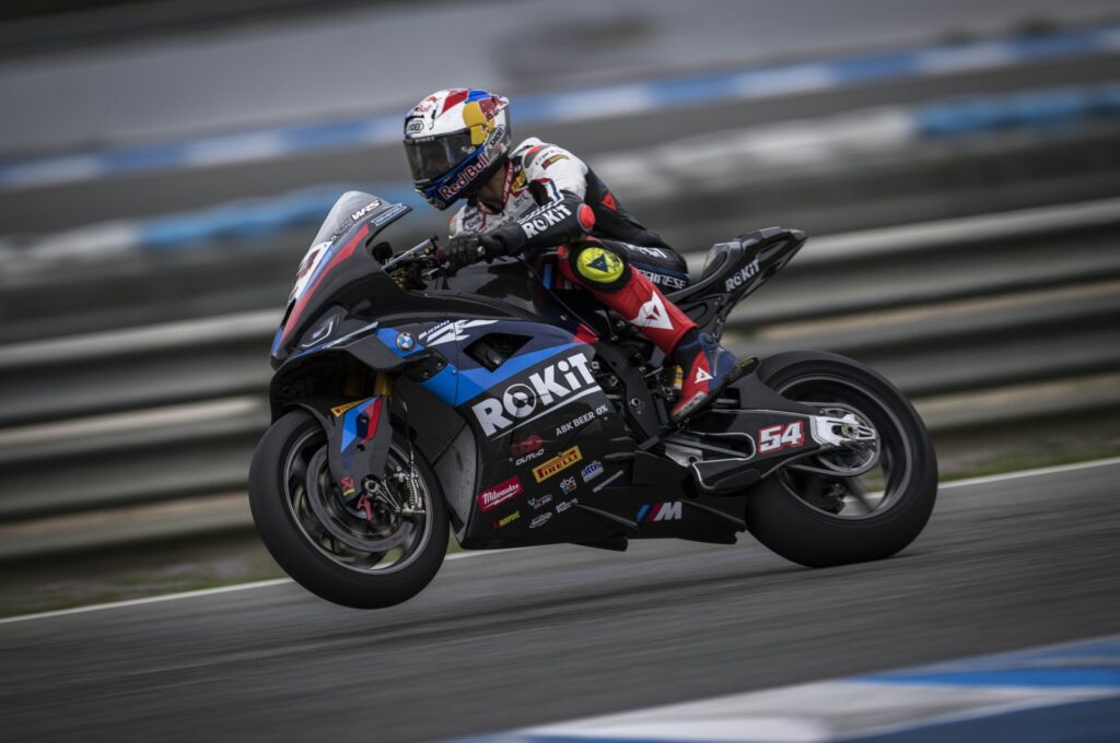 Turkish rider Toprak Razgatlıoğlu in action at the World Superbike Championship (WSBK), Barcelona, Spain, March 23, 2024. (AA Photo)