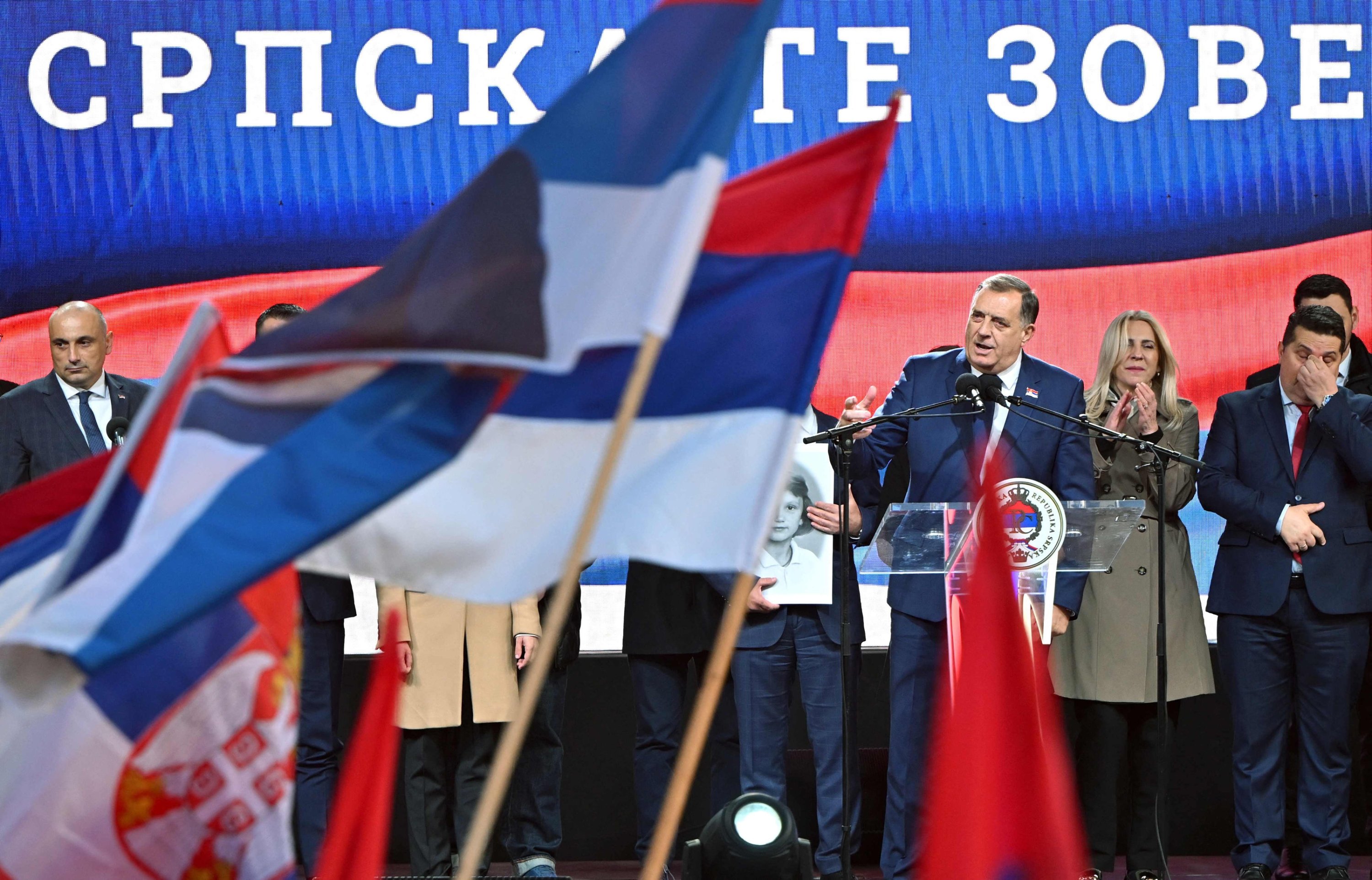 324249 Bosnian Serb secessionist leader Milorad Dodik addresses supporters during the