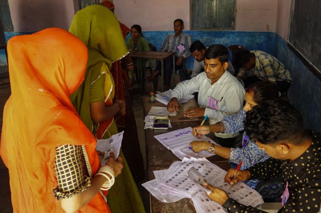 Women arrive to cast their ballot at a polling station in the first phase of voting for the India's general elections in Parbatsar, Rajasthan, India, April 19, 2024. (AFP Photo)
