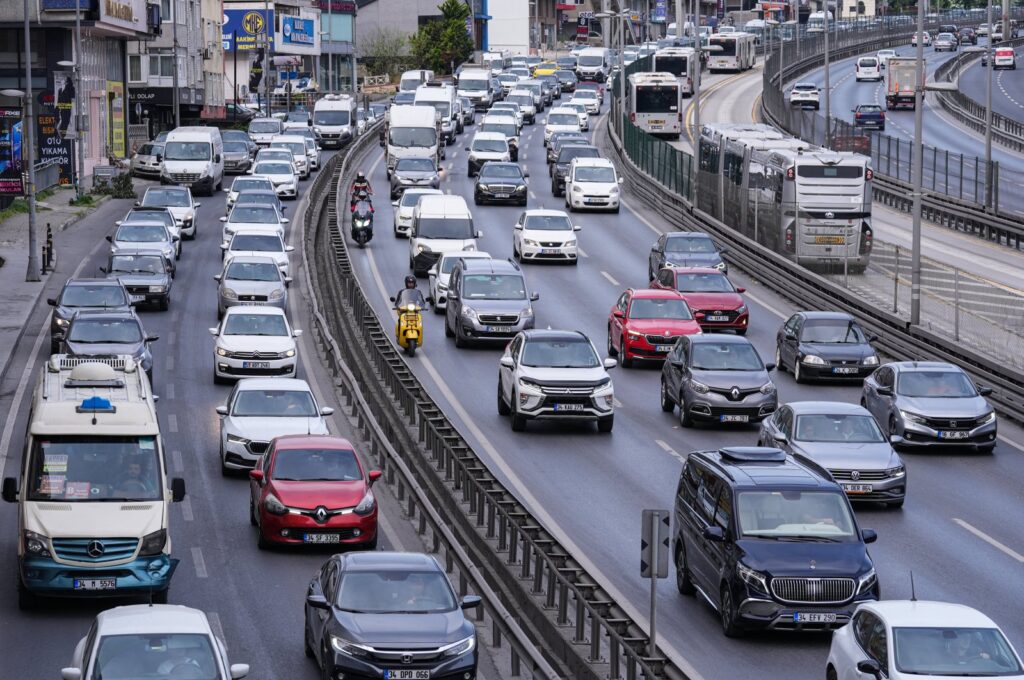 An aerial view of vehicles on the D-100 highway, Istanbul, Türkiye, April 17, 2024. (AA Photo)