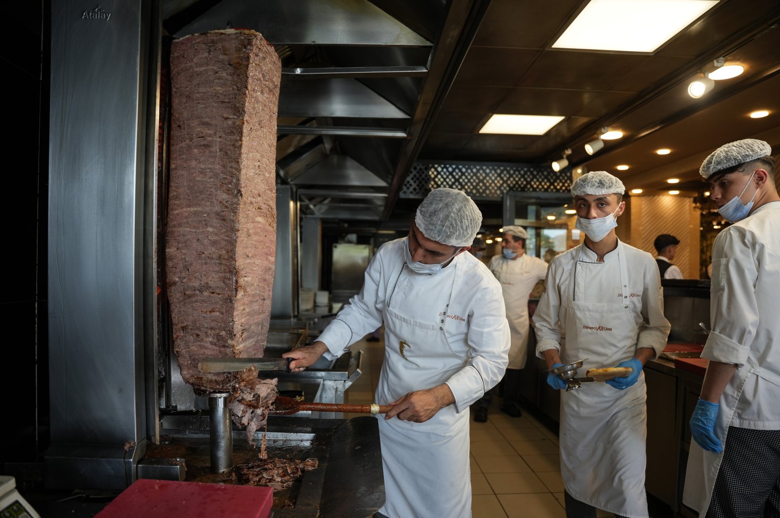 "The announcement indicated that döner has been spreading from Istanbul to various cities across the Ottoman territories since the early 1800s, where it has been cooked and sold in both restaurants and inns." (IHA Photo)