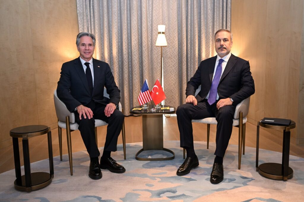 Foreign Minister Hakan Fidan (R) meets with Antony Blinken, Riyadh, Saudi Arabia, April 29, 2024. (AA Photo)