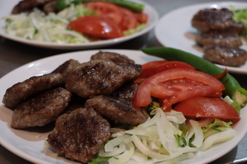 The research, conducted to analyze Türkiye's dining landscape in 2023, highlighted a consistent trend of using credit cards for dining out, with döner and köfte eateries ranking as the top choices for expenditure throughout the year. (AA Photo)