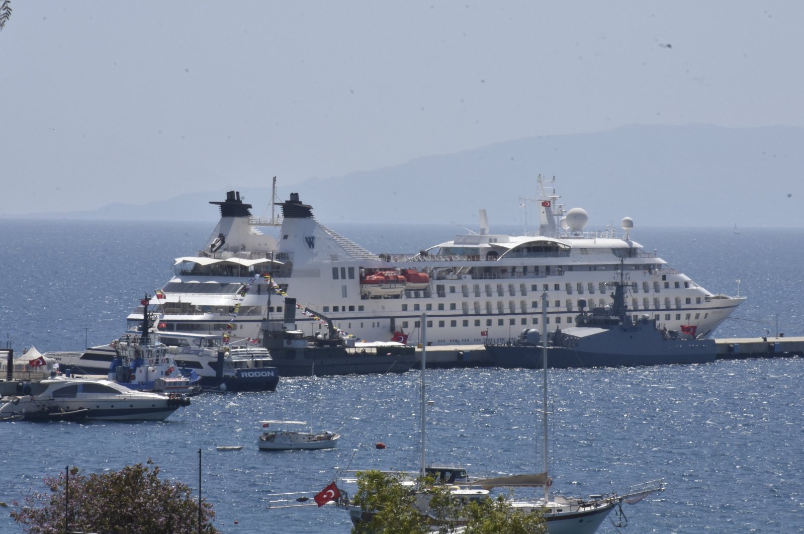 The Bahamas-flagged "Star Legend" ship is photographed in Bodrum, Türkiye, April 28, 2024. (AA Photo)