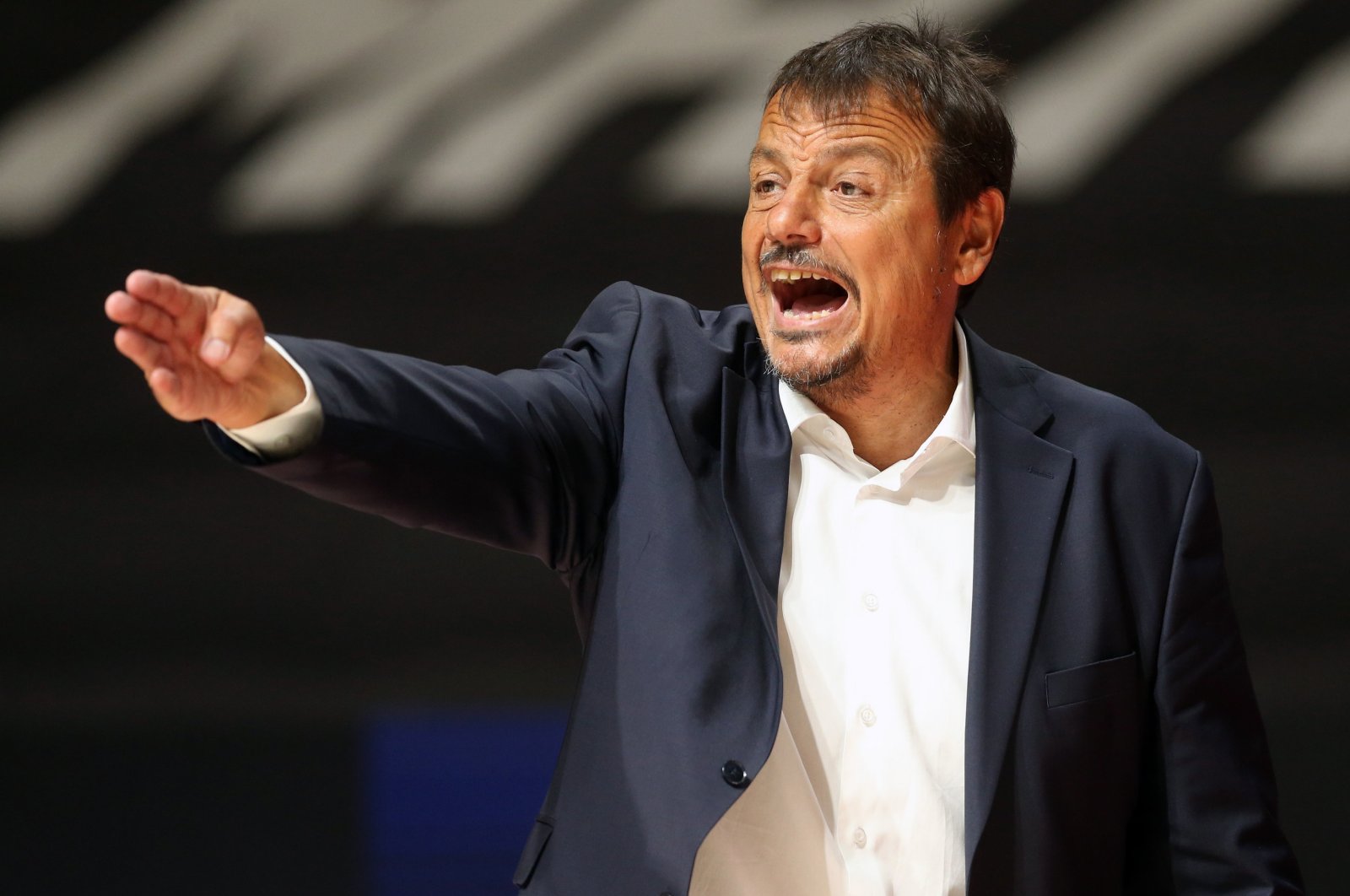 Panathinaikos' head coach Ergin Ataman gestures during the Euroleague basketball playoff match between Maccabi Tel Aviv and Panathinaikos Athens, Belgrade, Serbia, May 2, 2024. (EPA Photo)