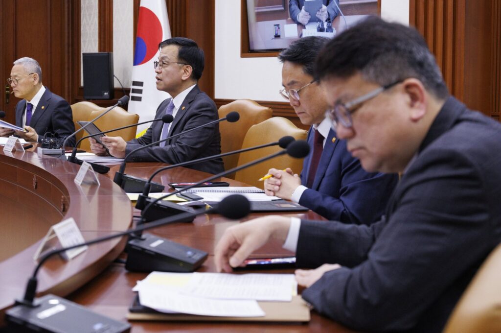 Finance Minister Choi Sang-mok (3rd R), who doubles as the deputy prime minister for economic affairs, speaks during an emergency meeting of economy-related ministers at the Government Complex, Seoul, South Korea, April 15, 2024. (EPA Photo)
