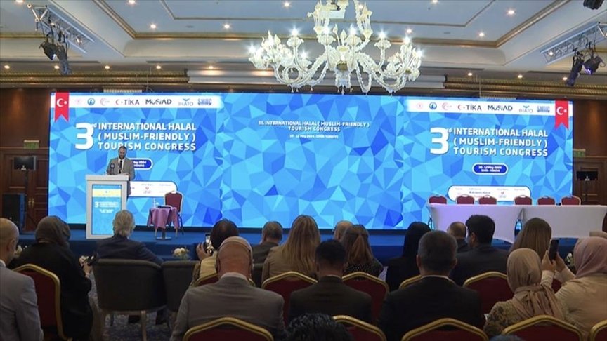Officials delivering a speech during 3rd International Halal Tourism Congress, Izmir, western Türkiye, May 11, 2024. (AA Photo)
