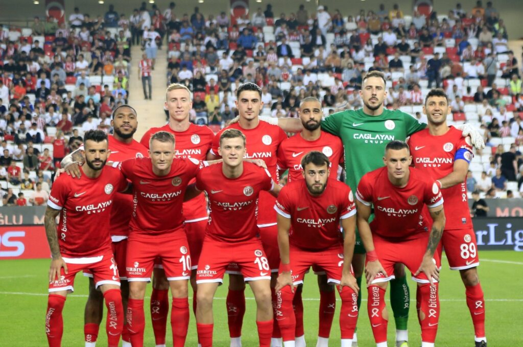 Antalyaspor players pose for a photo before a match with Adana Demirspor, May 17, 2024. (IHA Photo)