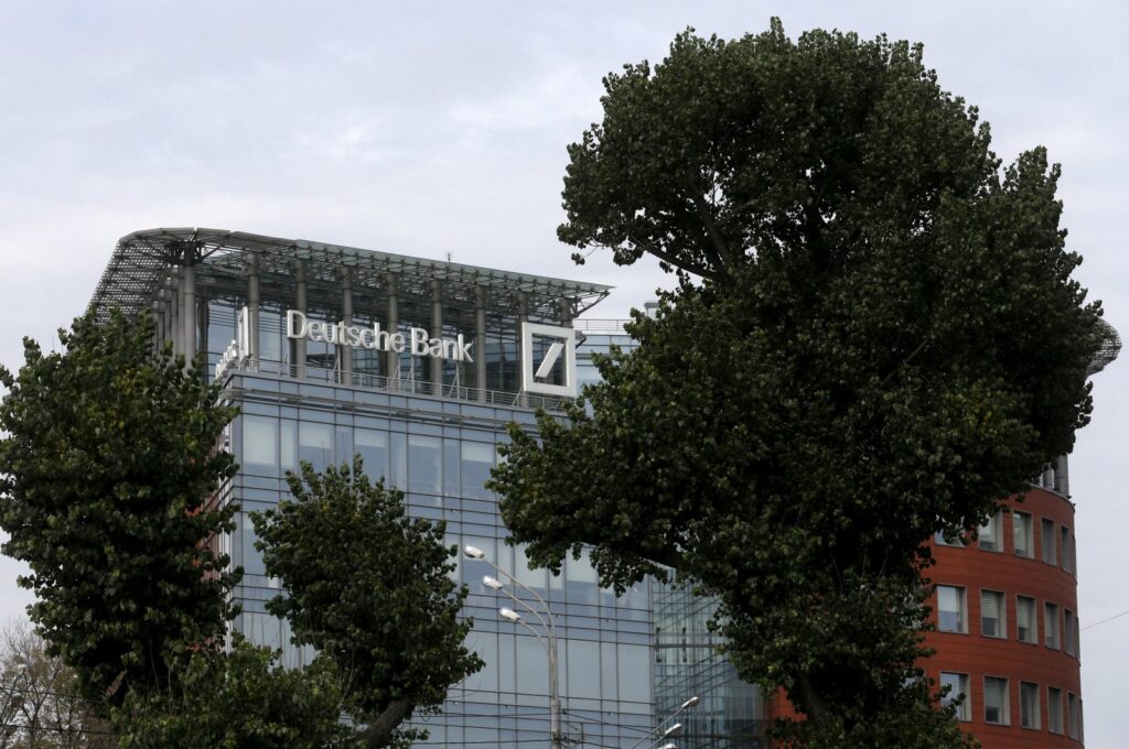 An exterior view shows an office building, which houses the Russian headquarters of Deutsche Bank, in Moscow, Russia, Sept. 17, 2015. (Reuters Photo)