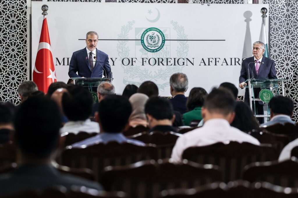 Foreign Minister Hakan Fidan (L) speaks at a joint news conference with Pakistan's Foreign Minister Ishaq Dar, Islamabad, Pakistan, May 20, 2024. (AA Photo)