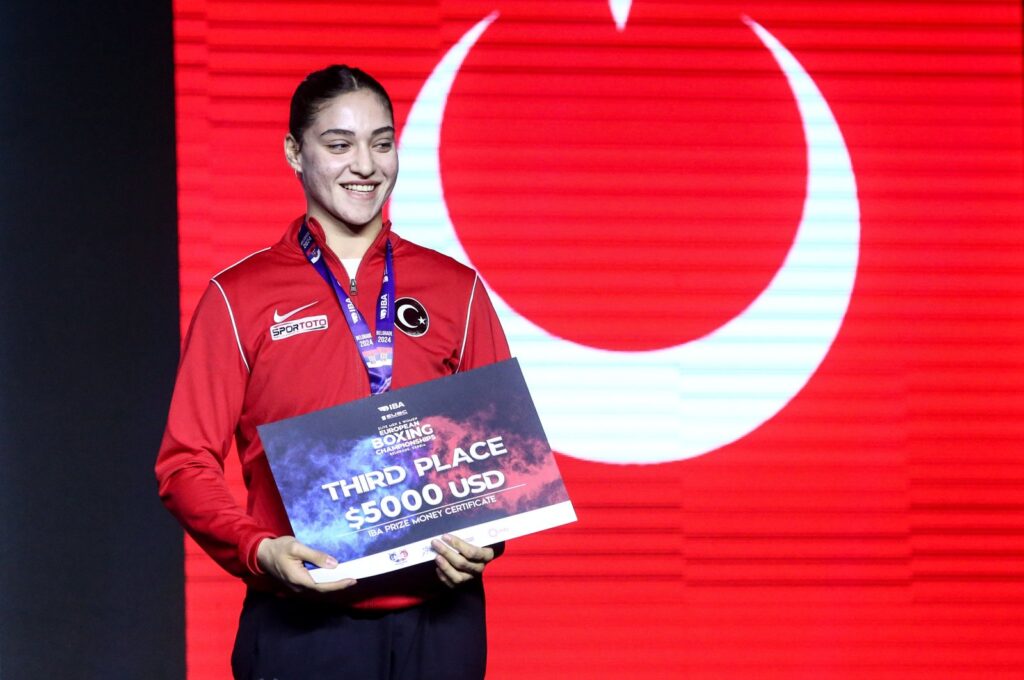Turkish boxer Büşra Işıldar poses for a photo after coming out third at the 2024 Senior European Boxing Championship, Belgrade, Serbia, April 27, 2024. (AA Photo)