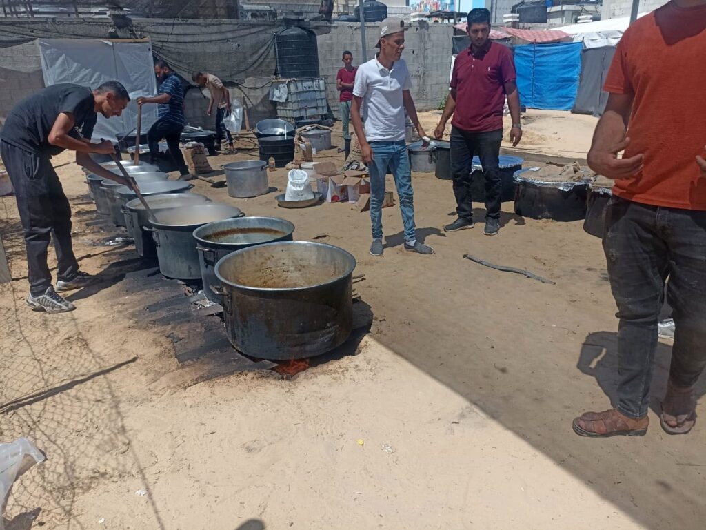 Workers prepare meals at the Turkish Red Crescent soup kitchen in Gaza, Palestine, May 25, 2024. (İHA Photo)
